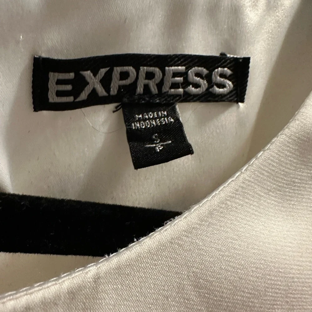 Express Women's White Peplum Top - Picture 5 of 5